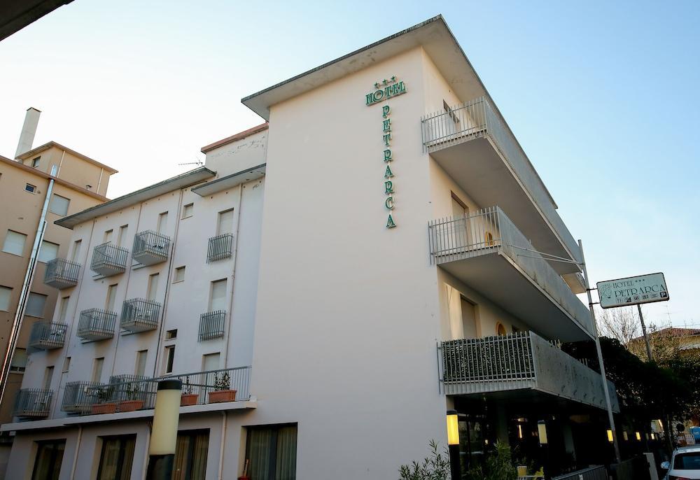 Hotel Petrarca ริมินี ภายนอก รูปภาพ