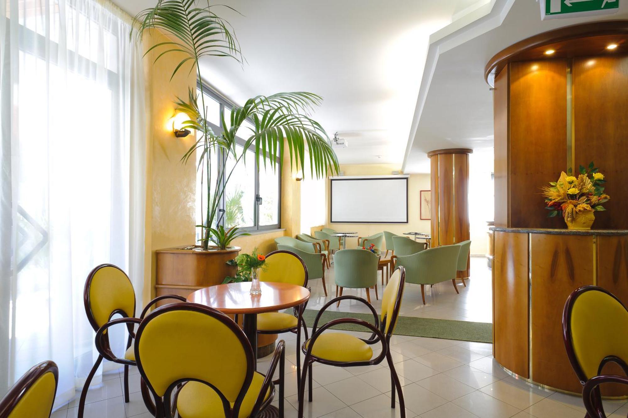 Hotel Petrarca ริมินี ภายนอก รูปภาพ