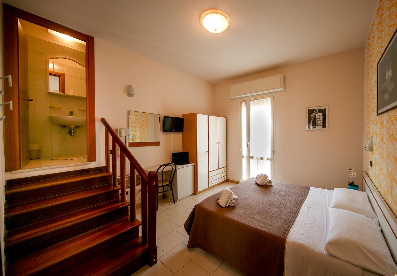 Hotel Petrarca ริมินี ภายนอก รูปภาพ
