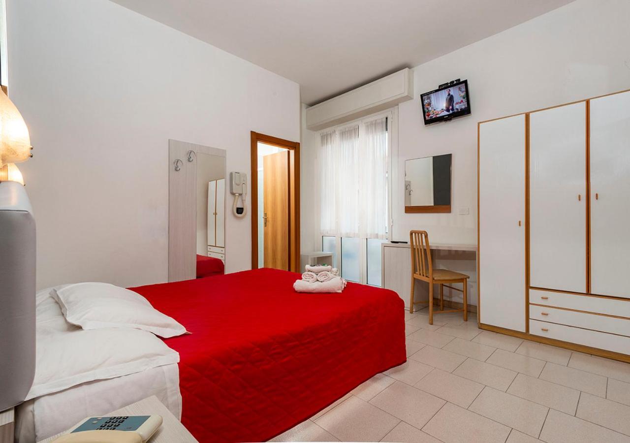 Hotel Petrarca ริมินี ภายนอก รูปภาพ