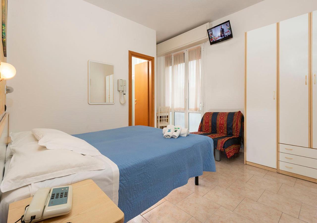 Hotel Petrarca ริมินี ภายนอก รูปภาพ