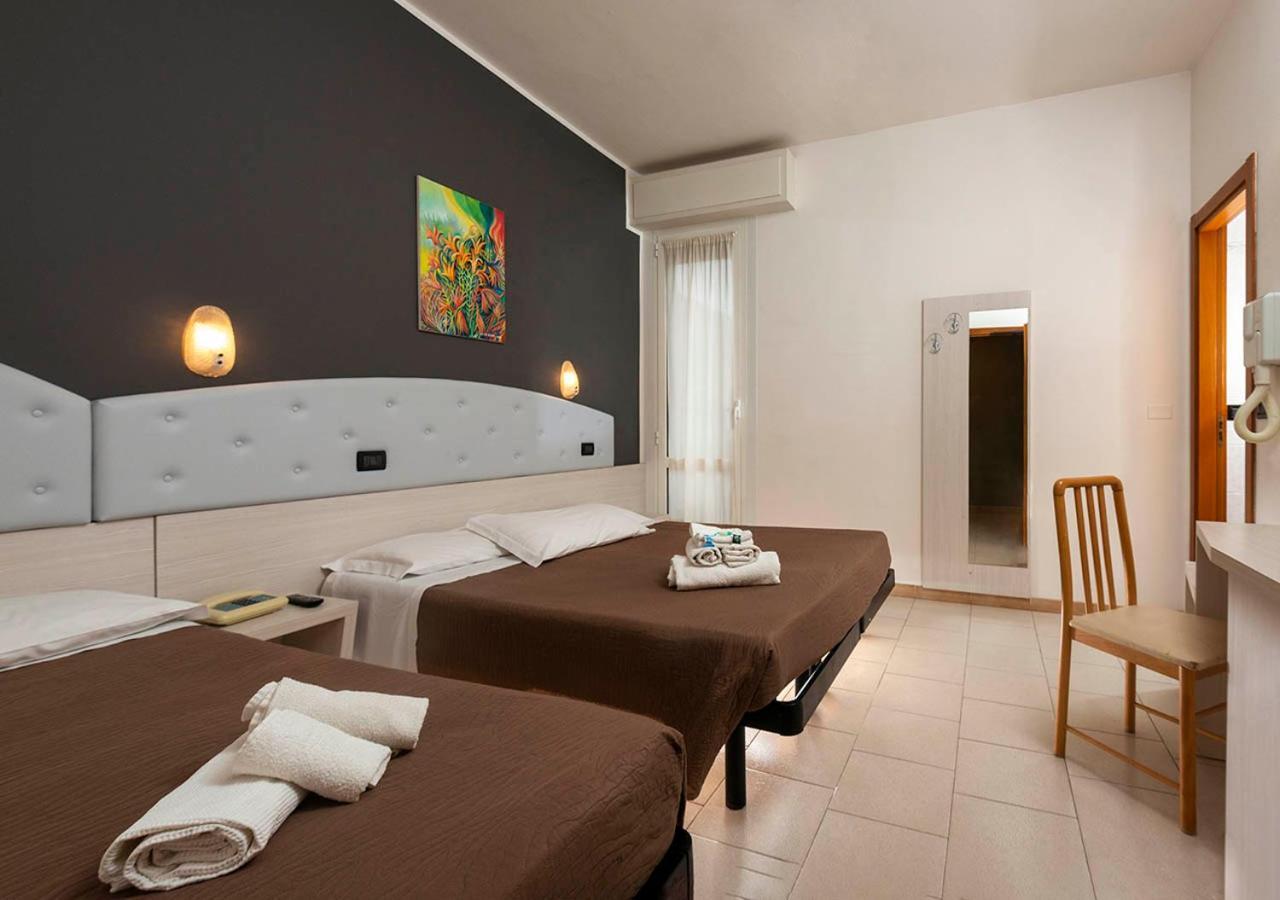 Hotel Petrarca ริมินี ภายนอก รูปภาพ