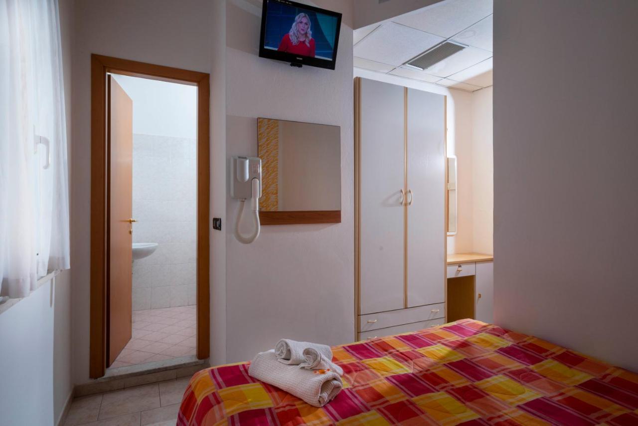 Hotel Petrarca ริมินี ภายนอก รูปภาพ