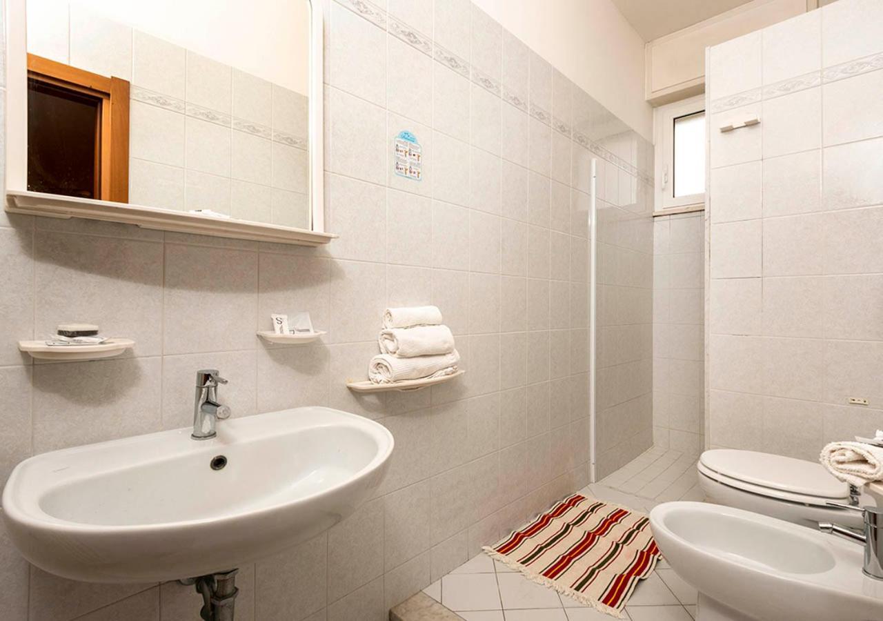 Hotel Petrarca ริมินี ภายนอก รูปภาพ